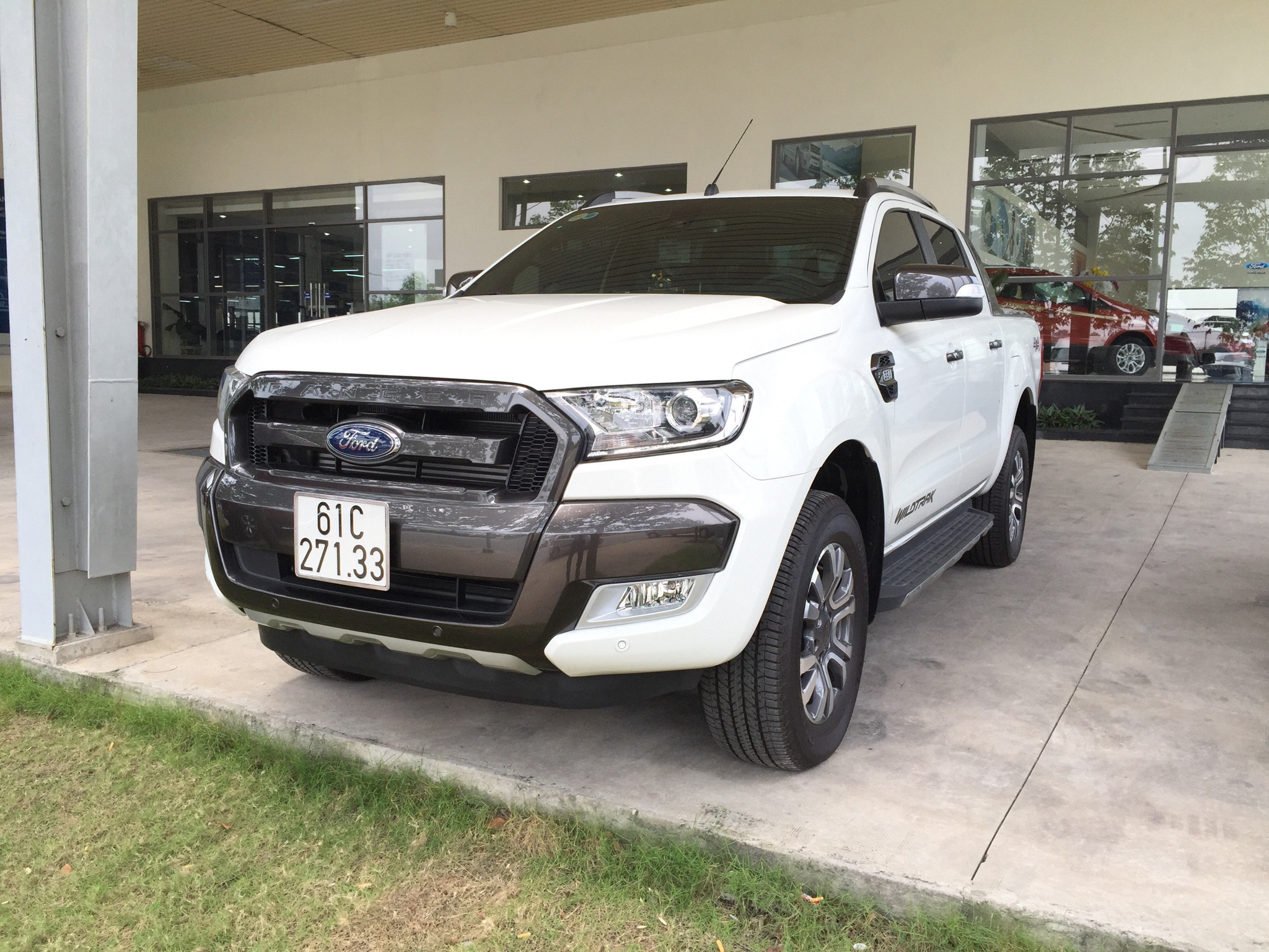 Cứ 2 chiếc b&aacute;n tải b&aacute;n ra ở Việt Nam, c&oacute; một xe Ford Ranger 2017